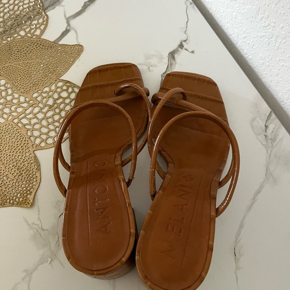 Antonio Melani block Sandals - Picture 2 of 5